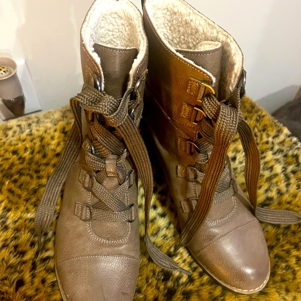 Wedge boots.  Universal Thread.  Size 10. Taupe.